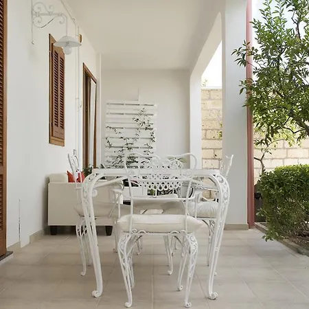 Viro Bed & Breakfast Campi Salentina